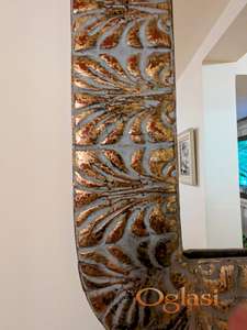 Starinsko restaurirano ogledalo